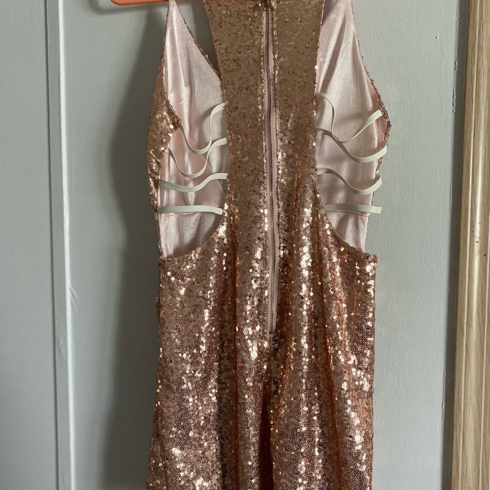 Sexy sequin dress! Rose gold can fit a medium. - Picture 4 of 4